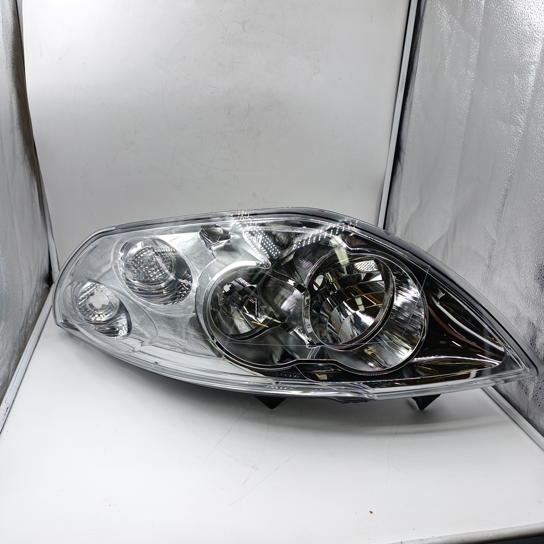 Фара Renault Master III, Opel Movano 260606702R (левая, с электро корректорам) AYFAR