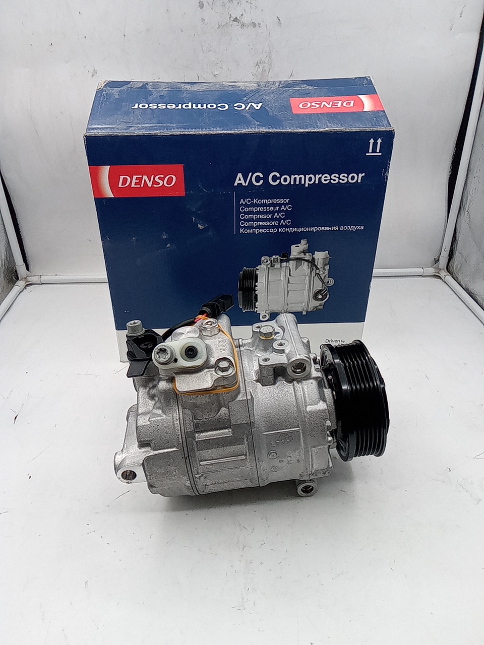 Компрессор кондиционера Volkswagen Transporter, Amarok 7E0820803F DENSO EUROPE