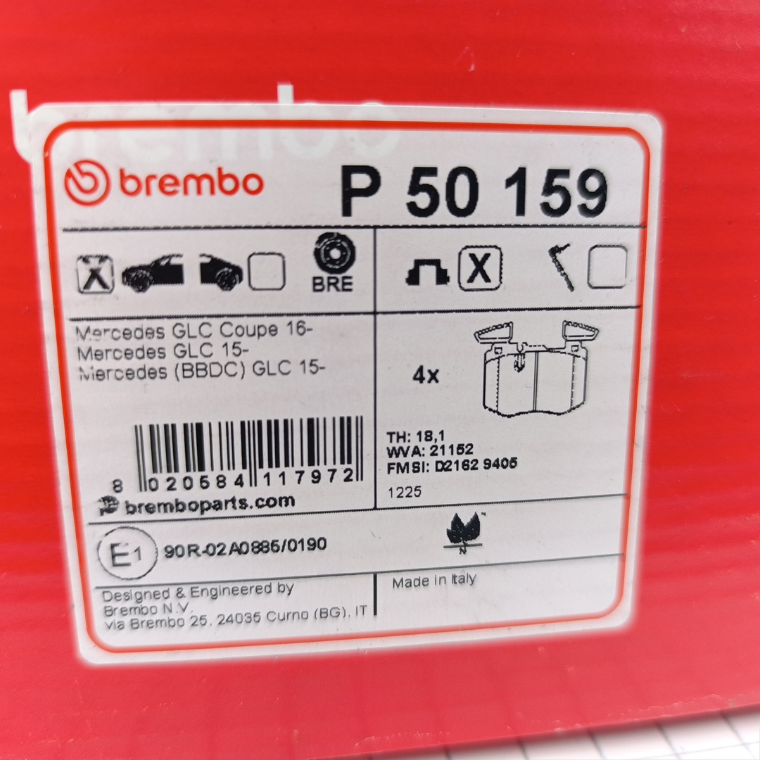 Тормозные колодки передние Mercedes W205/S205/X253 (BREMBO)