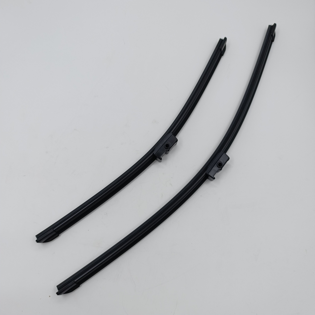 Щетки стеклоочистителя VAG Audi A3/Skoda Octavia II/Golf V '04 (передн,бескаркас.600/475mm) BOSCH