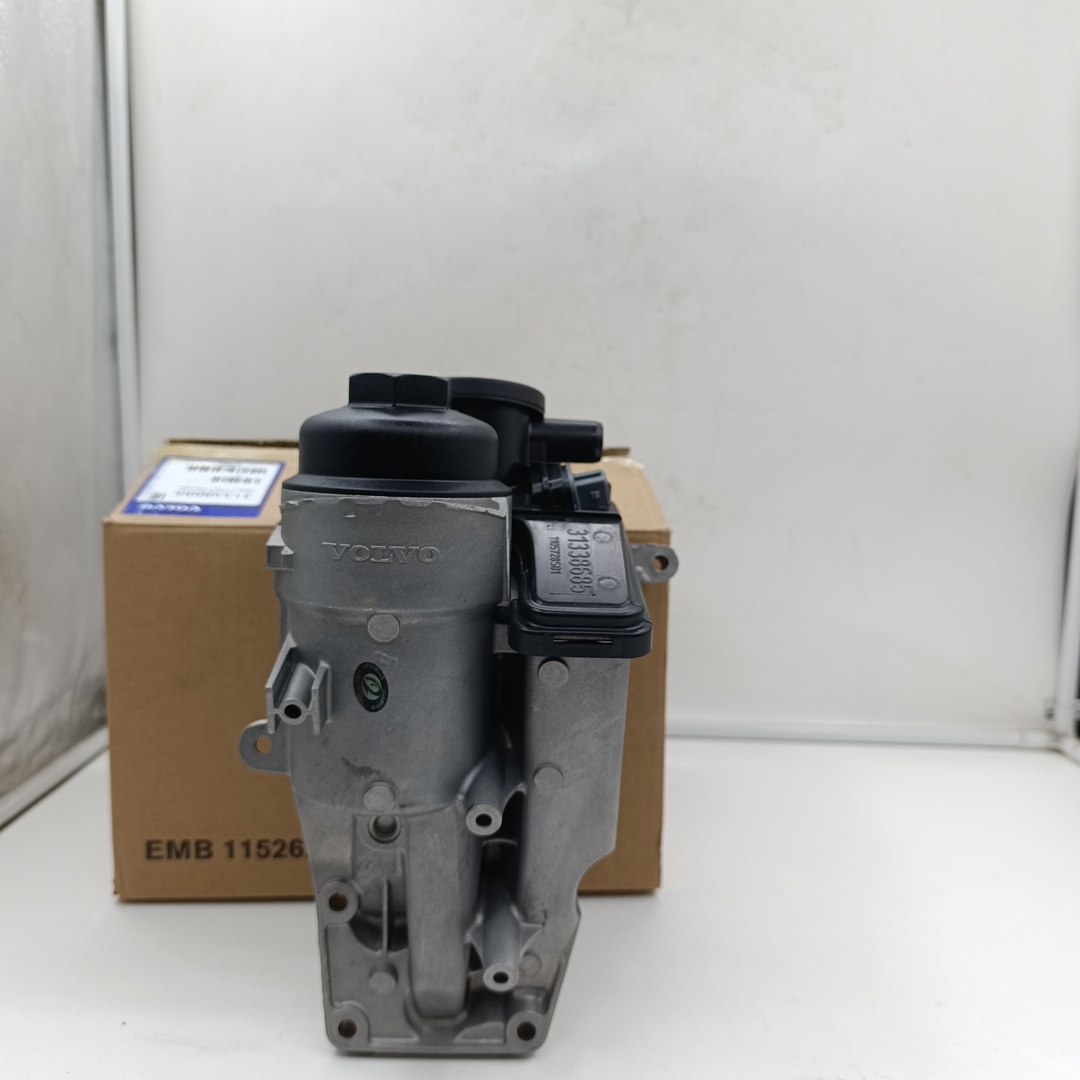 Масляный охладитель Volvo 2.0T/2.5T 1781598/30684381/30788494/31338685 VOLVO