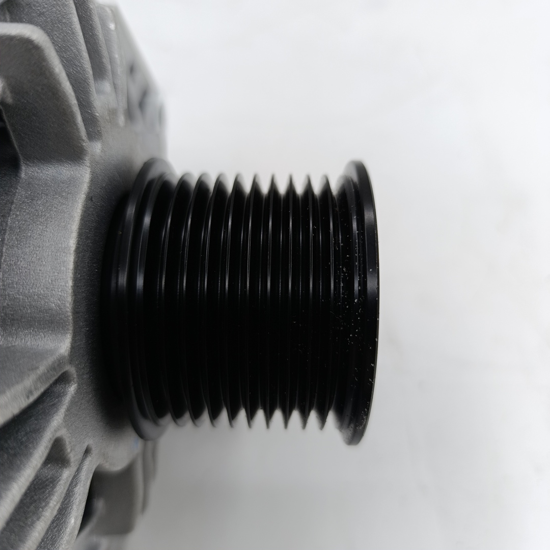 Генератор Yutong ZK6128H (28V, 150A, под шкив 10PK) 370102577 (ТЗ-ТрастЗапчасть)