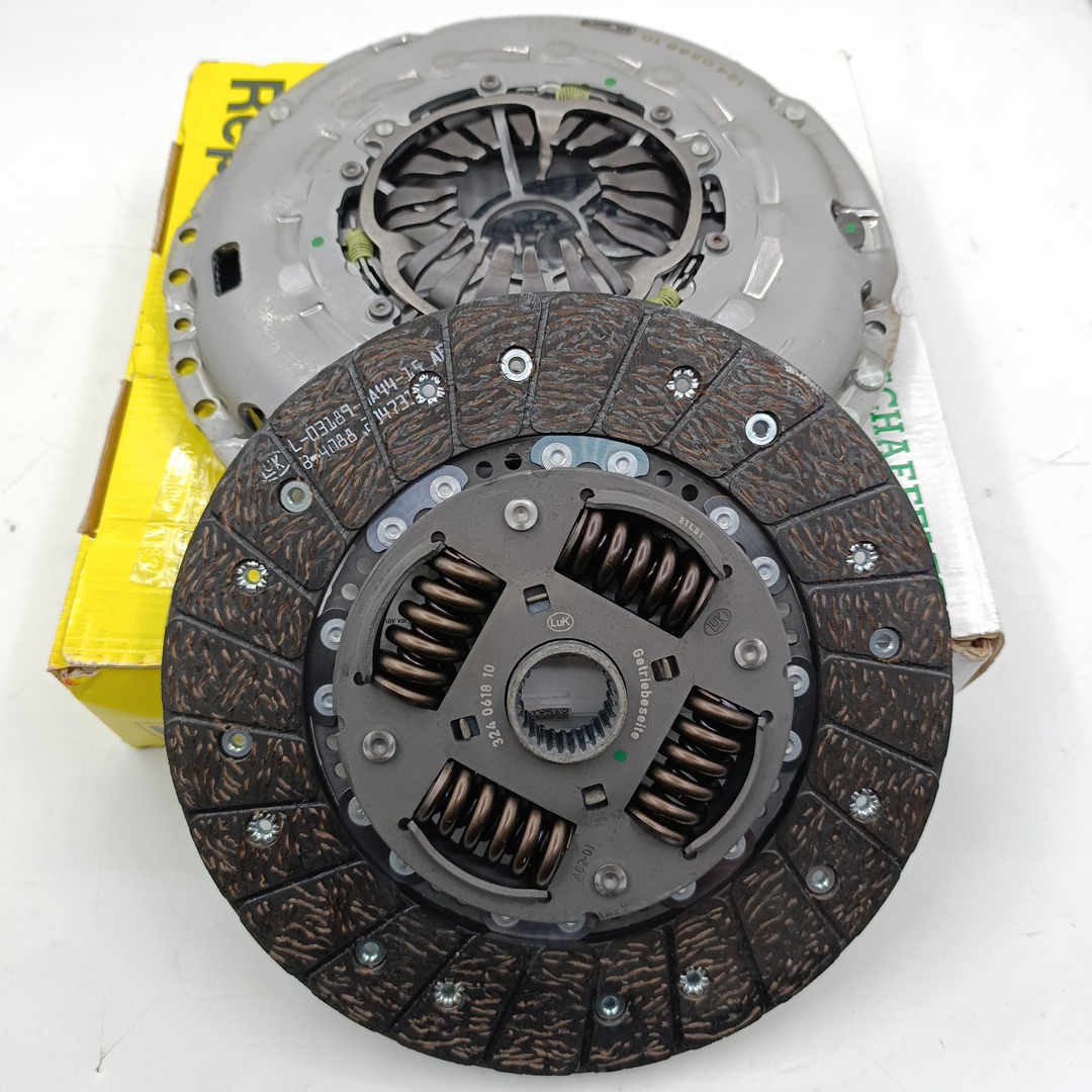 Сцепление Volkswagen Amarok 2.0 (корзина+диск) 03L141015F/03L141025C LUK EUROPE