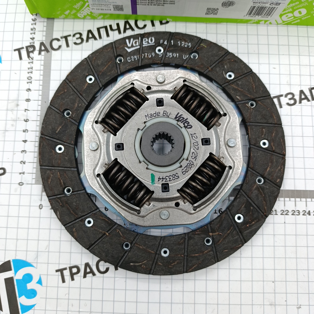 Сцепление Ford Focus II, C-Max (2005 - 2011) (корзина+диск) VALEO