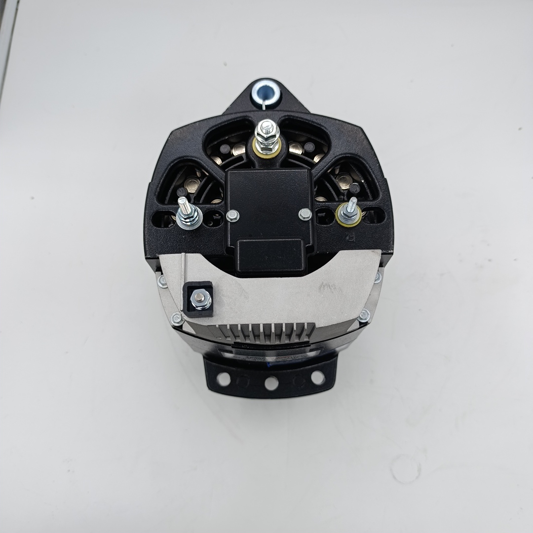 Генератор Yutong (ZK 6122 H) (доп. на кодниционер, 28V, 150A) 370100005 ТЗ (ТрастЗапчасть)