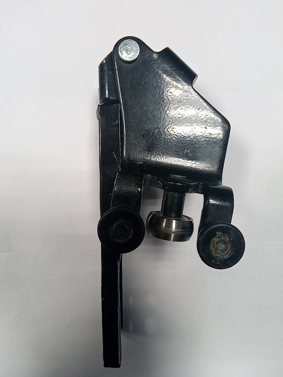Ролик сдвижной двери для а/м Sollers Atlant (СРЕДНИЙ) 6200930R0011 JAC (Б/У , с новой машины)