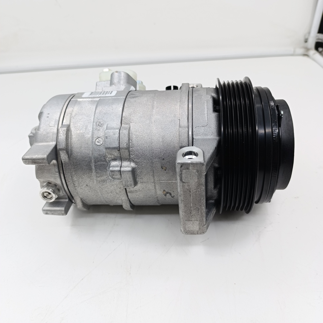 Компрессор кондиционера Mercedes Sprinter OM651 A0002344011 DENSO