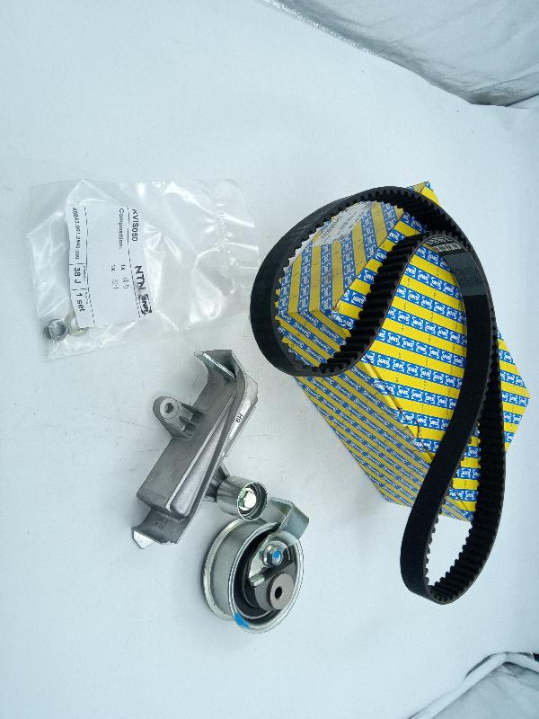 Комплект ГРМ AUDI A4/A6/VW PASSAT B5 1.8T-2.0 SNR