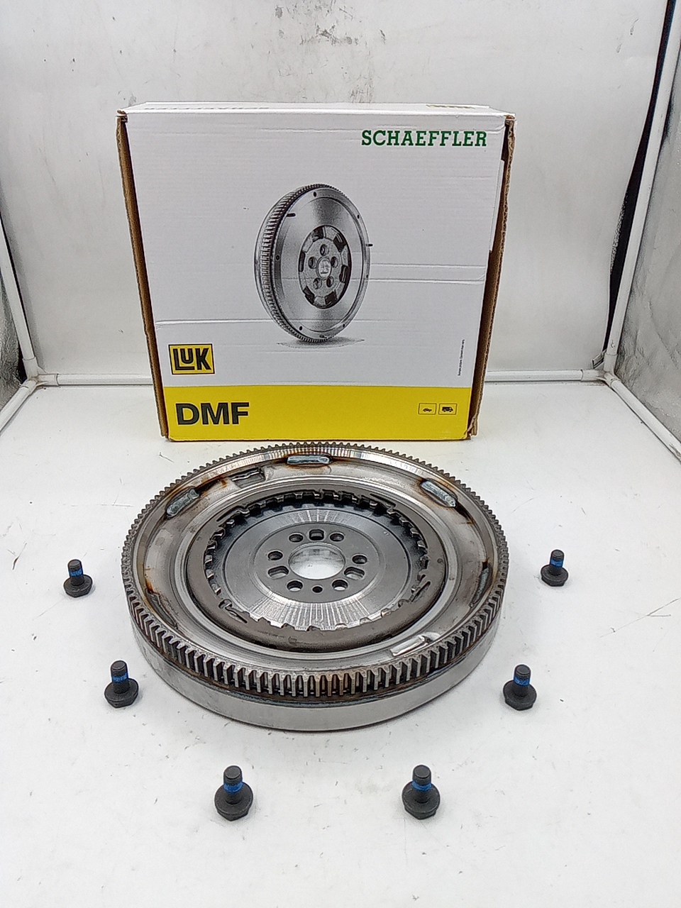 Маховик двухмассовый VAG AUDI. SEAT. SKODA. VW 1.4-1.6TDI 14> LUK EUROPE