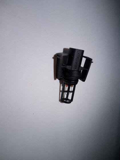 Датчик температуры воздуха Mercedes Sprinter OM646/OM651/O642 HELLA