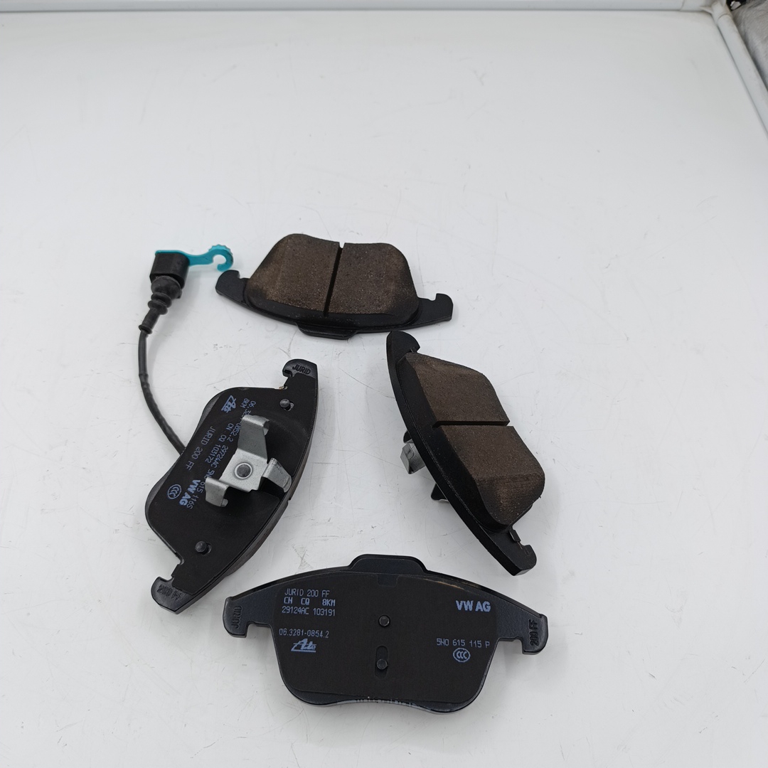 Тормозные колодки передние VAG Audi Q3 (ORIGINAL VAG SAIC)