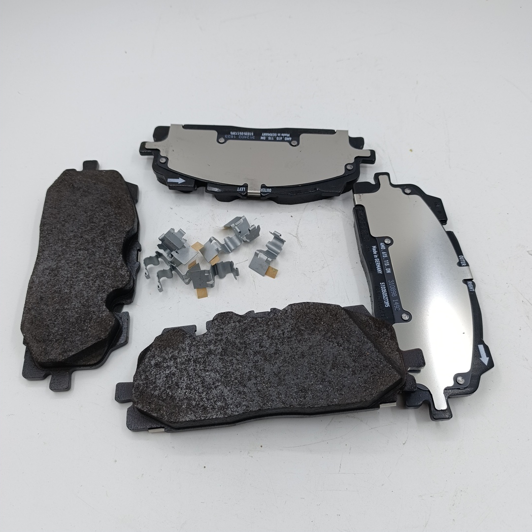 Тормозные колодки передние VAG Audi Q8 (+скобы) ORIGINAL