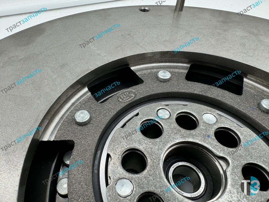 Маховик двухмассовый Mercedes Sprinter OM646 (D=240mm) A6460301305/A6460302105 SACHS